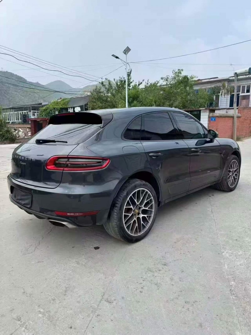 张家口17年保时捷Macan8