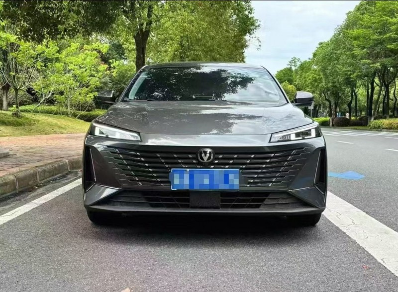 娄底25年长安汽车逸动1