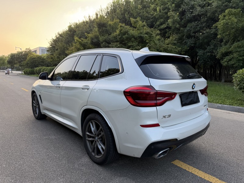 盐城19年宝马X38