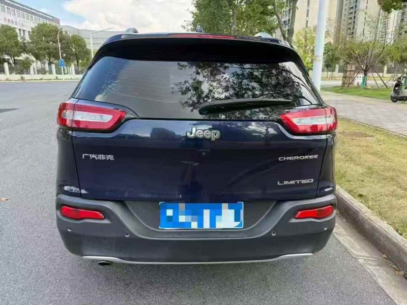 鄂州18年Jeep自由光9
