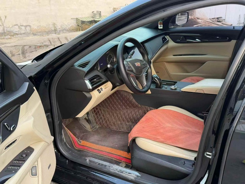 济宁19年凯迪拉克CT66