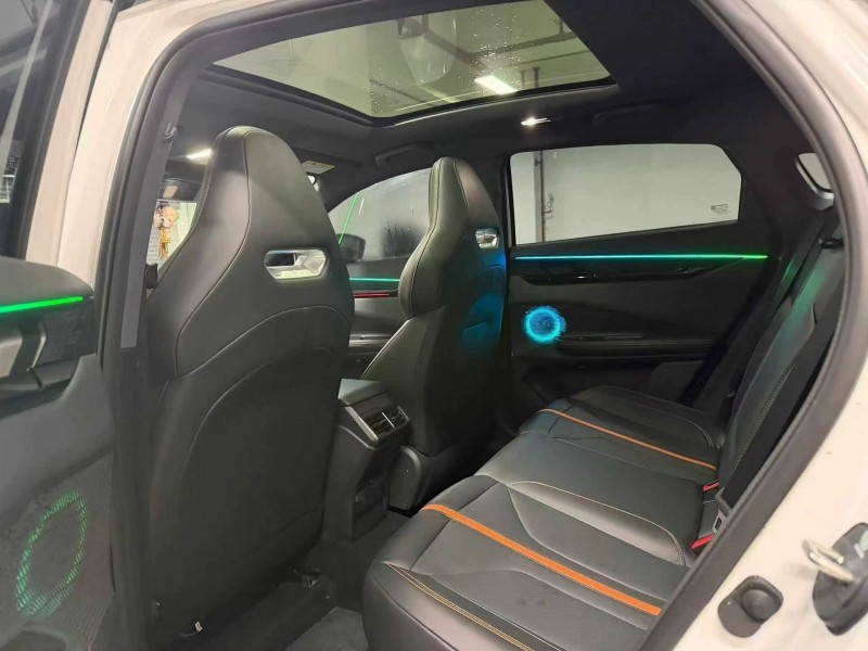 成都25年長安汽車UNI5
