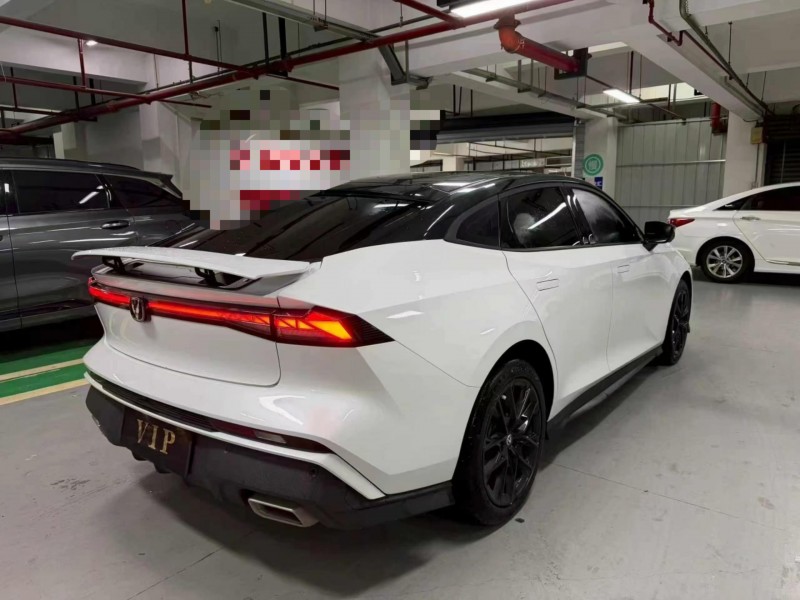 成都25年長安汽車UNI7