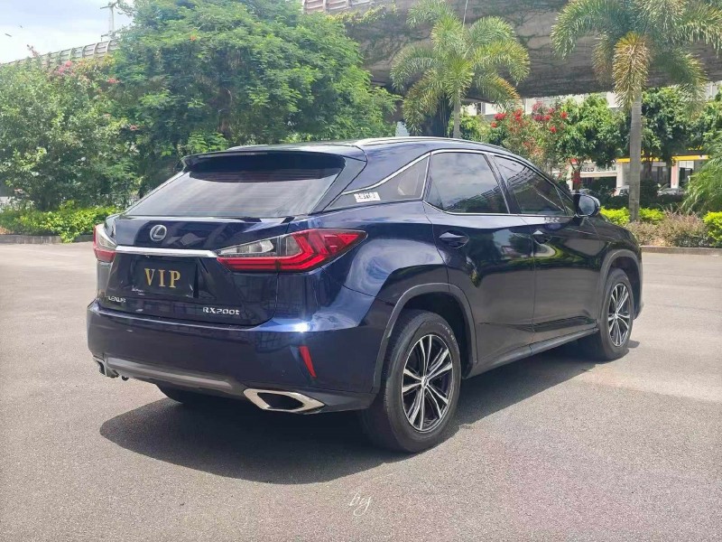 漳州17年雷克萨斯RX7