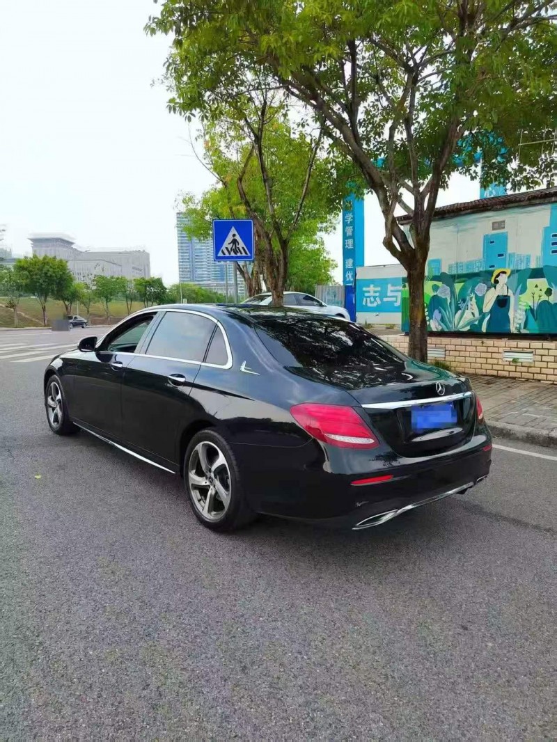 重庆17年奔驰E9