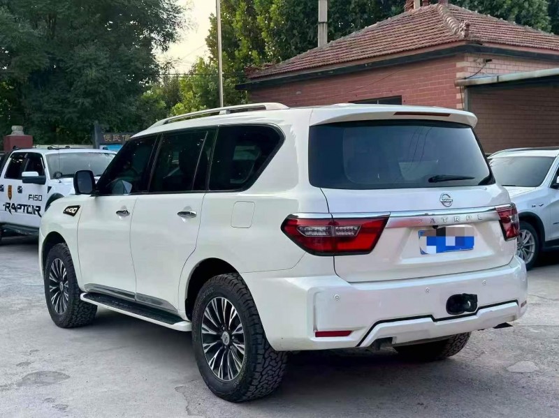 东营20年日产途乐8