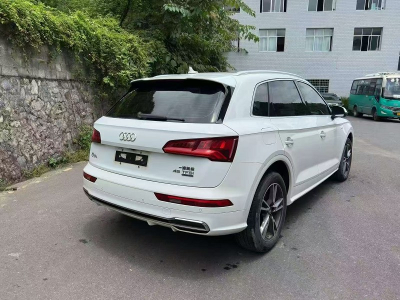 青岛19年奥迪Q52