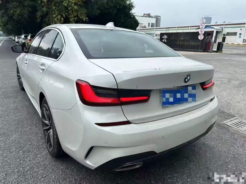 淮南22年宝马3系9