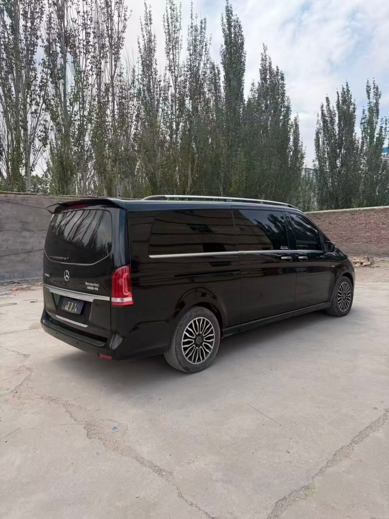 乌海18年奔驰V9