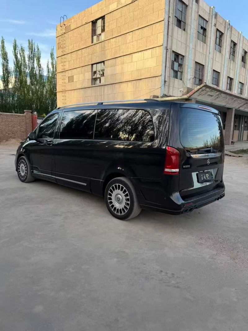 乌海20年奔驰V7