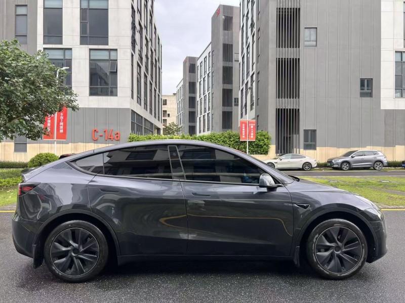 汕头24年特斯拉MODEL Y8