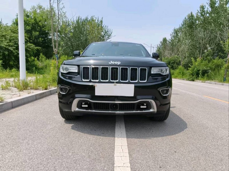 沈阳17年Jeep大切诺基1