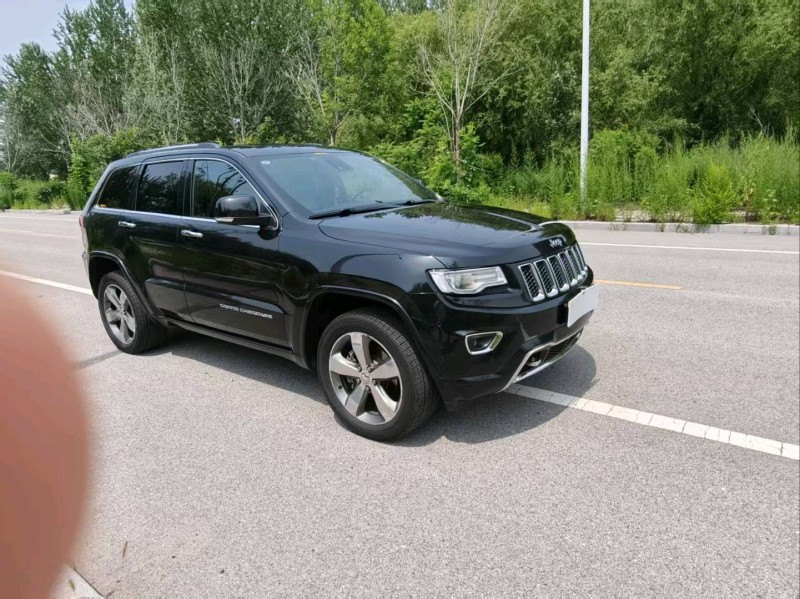 沈阳17年Jeep大切诺基4