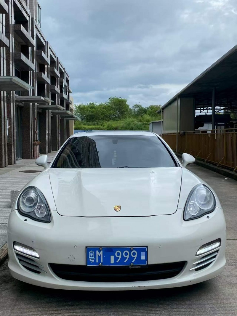 深圳12年保时捷帕拉梅拉1