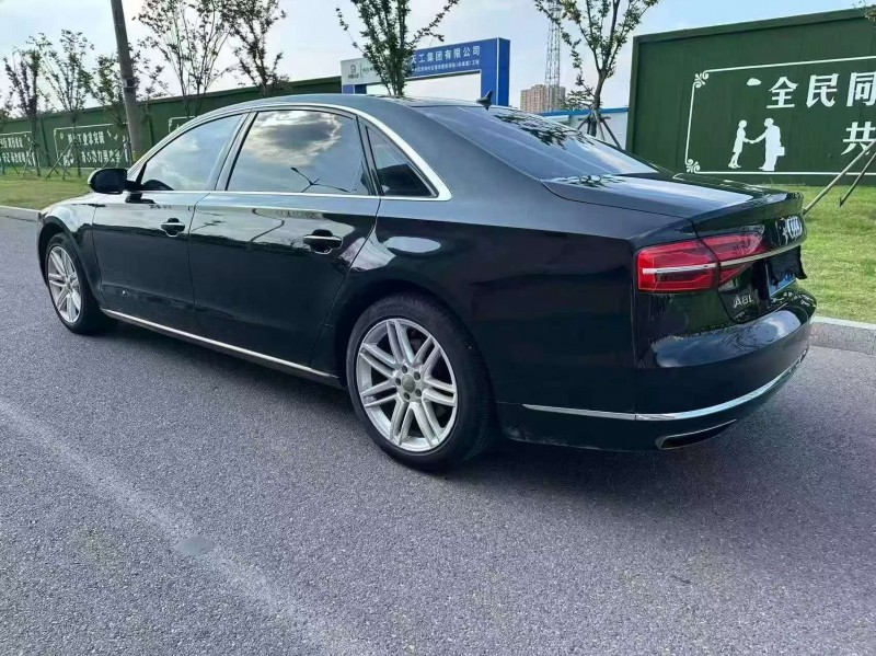 濰坊17年奧迪A8L7