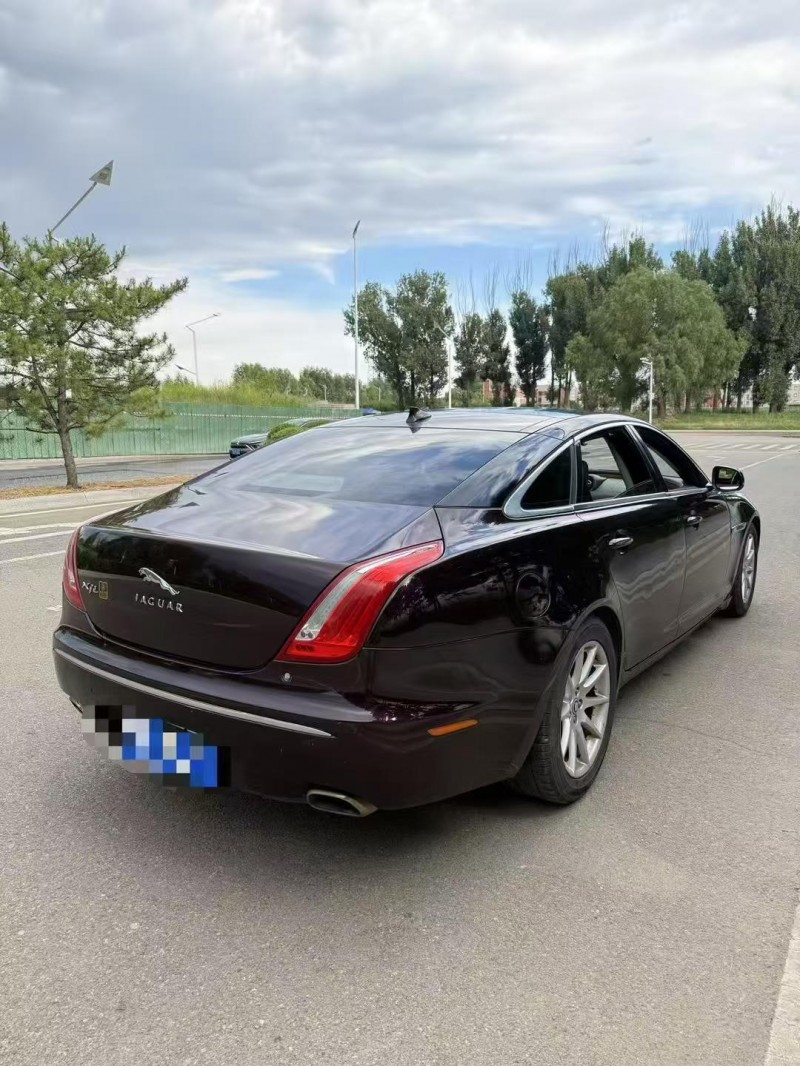 呼和浩特13年捷豹XJL8