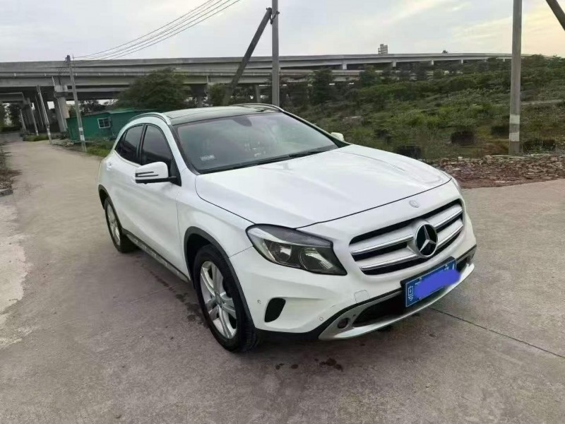 中山16年奔驰GLA2