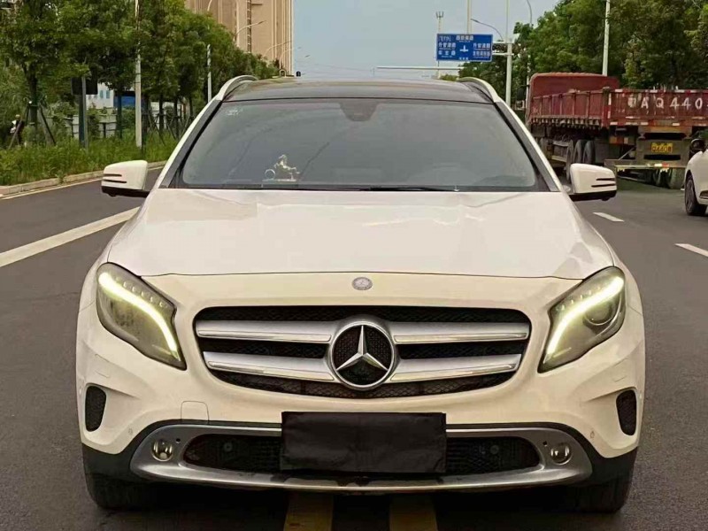 宜昌16年奔驰GLA1