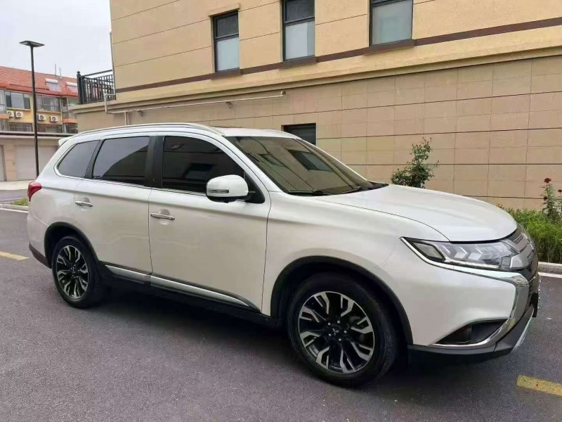 潍坊19年三菱欧蓝德2