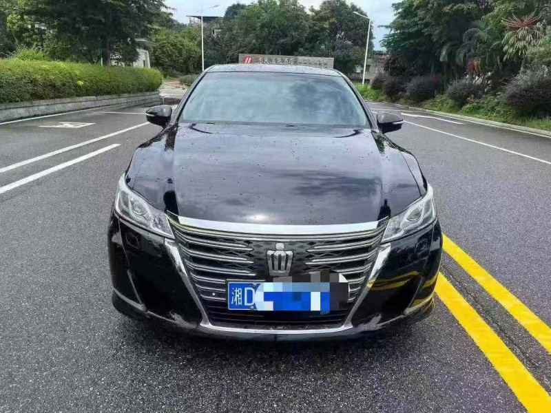 佛山16年丰田皇冠1