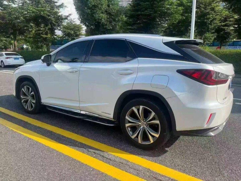东营17年雷克萨斯NX8