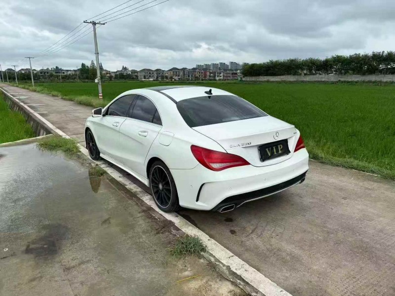绍兴16年奔驰CLA9
