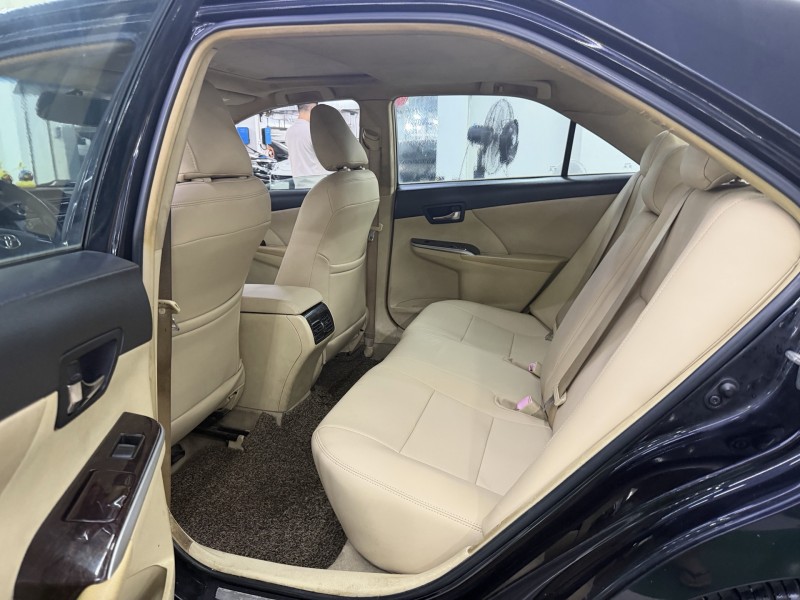 深圳16年丰田凯美瑞5