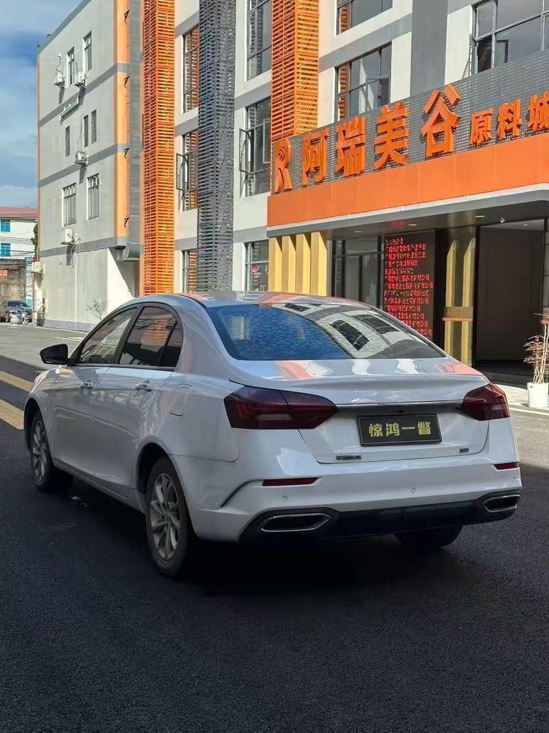 深圳22年吉利帝豪4