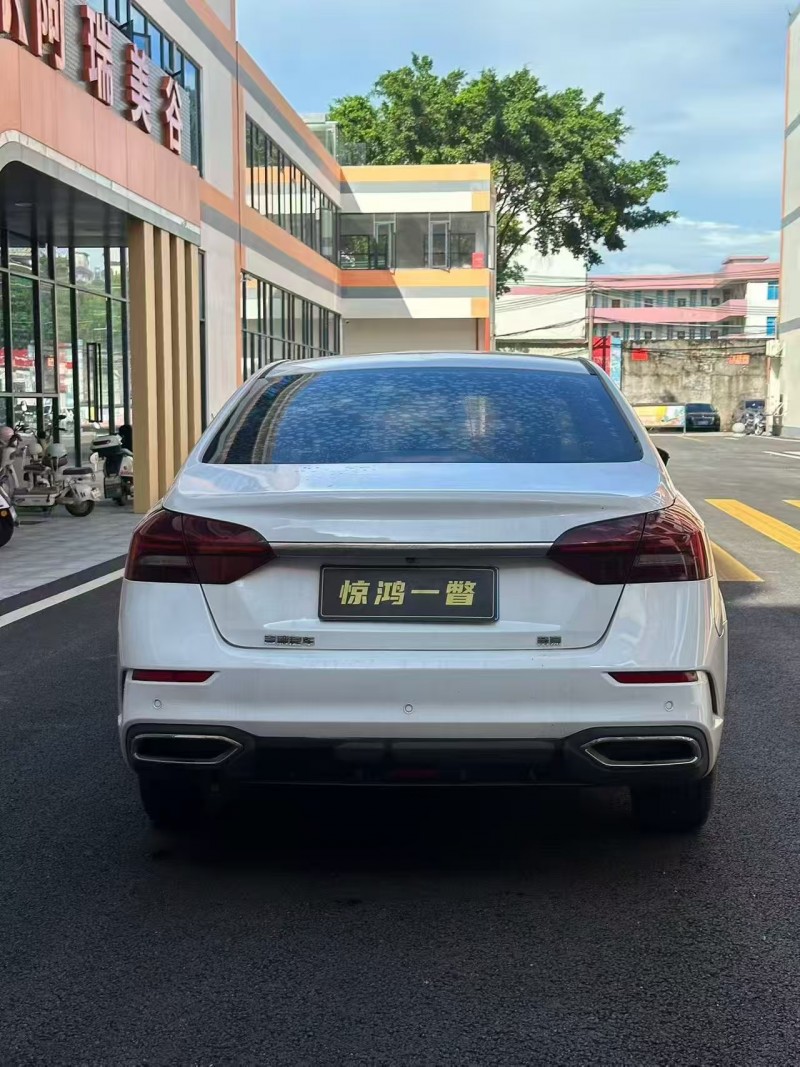 深圳22年吉利帝豪9