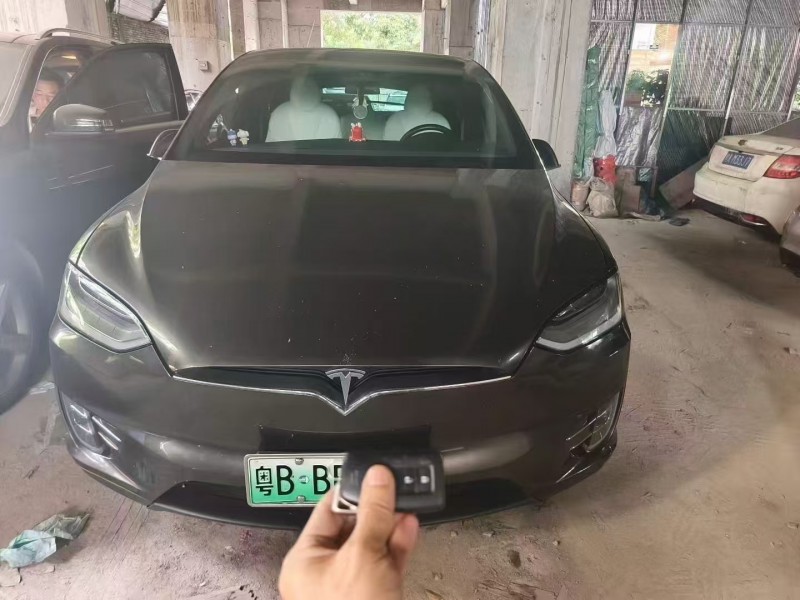 深圳21年特斯拉MODEL X1