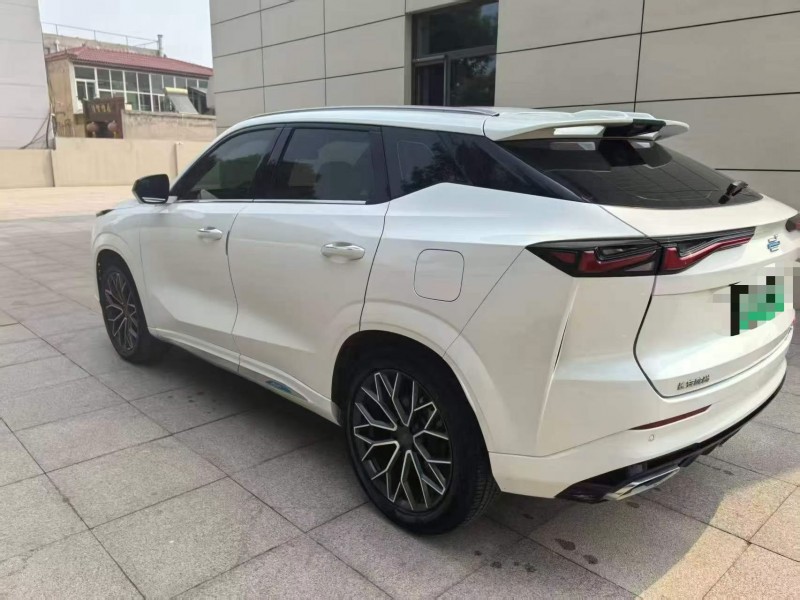 保定23年長安汽車歐尚8