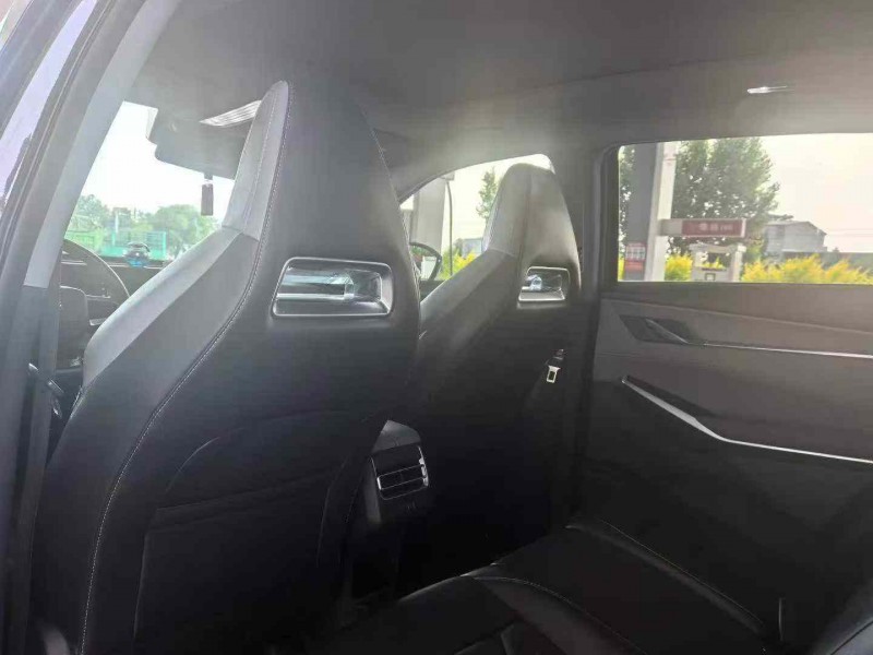保定23年長安汽車CS755