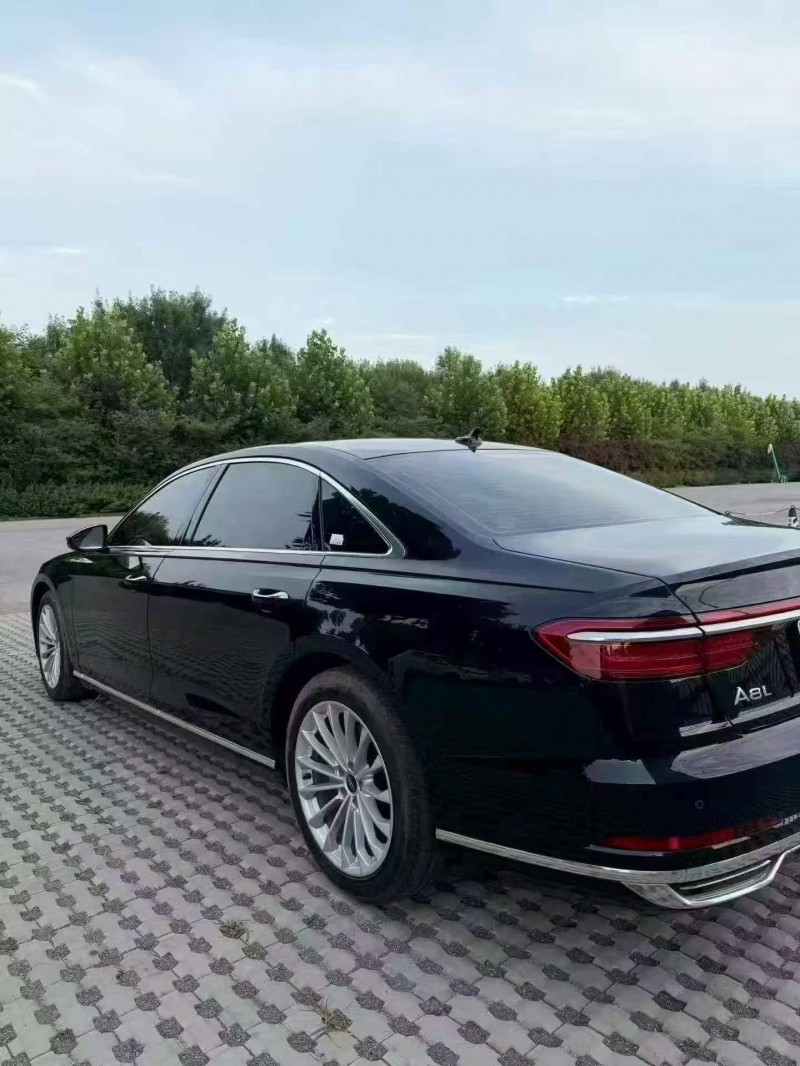 東營22年奧迪A8L7