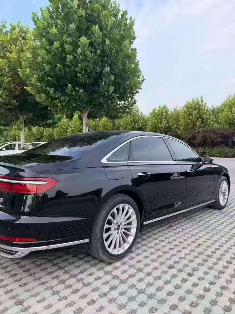 東營22年奧迪A8L8