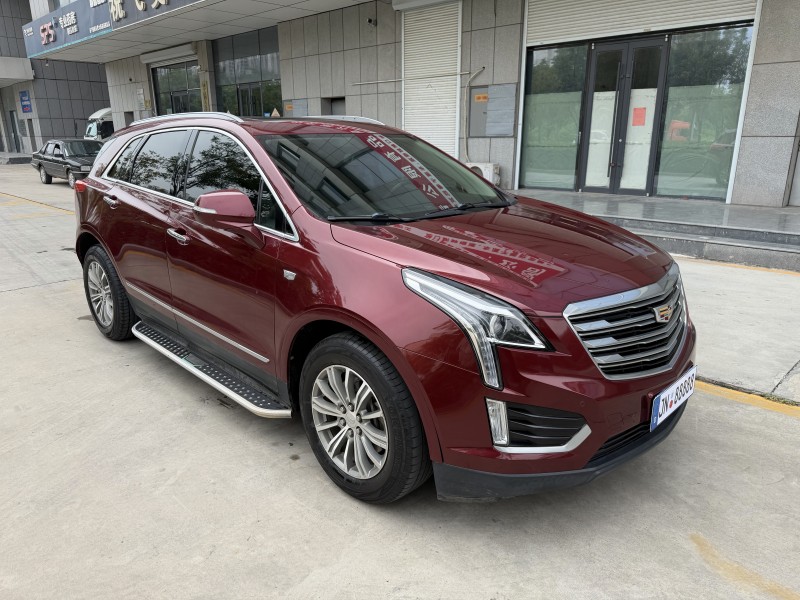 济宁17年凯迪拉克XT52