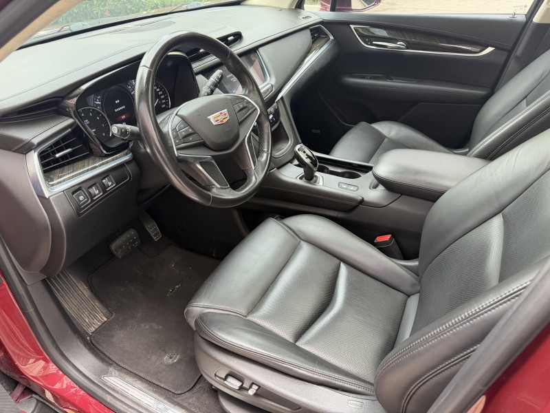 济宁17年凯迪拉克XT56