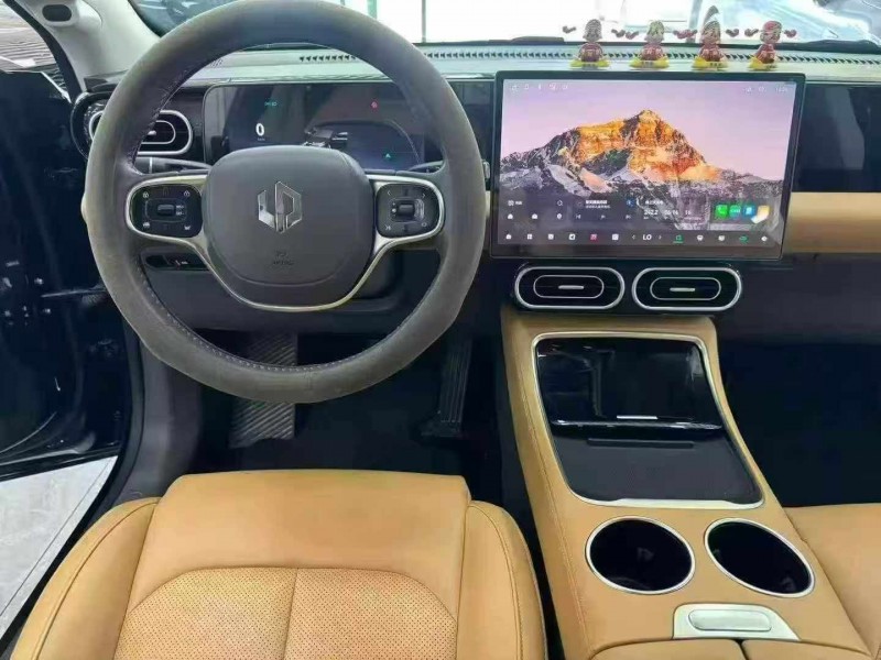 十堰25年零跑汽車C017