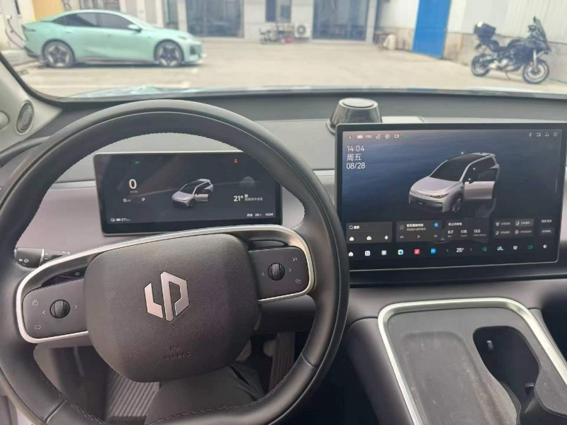 新鄉25年零跑汽車C165