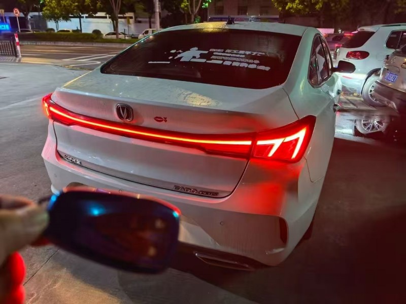 汕頭25年長安汽車逸動4