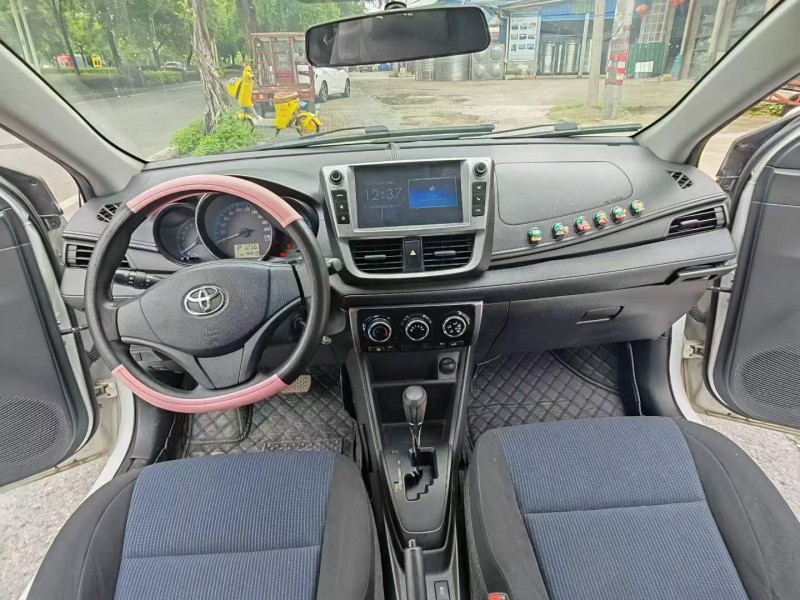 桂林18年豐田YARiS L 致炫4