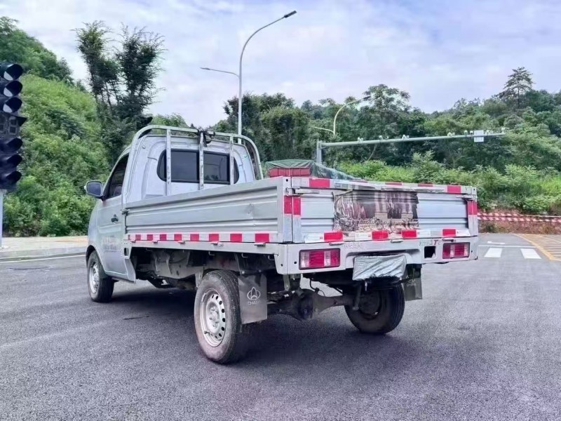 邵陽25年長安汽車跨越王7