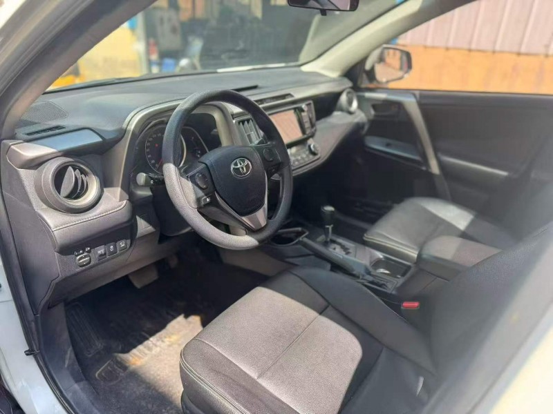 青岛18年丰田RAV4荣放4