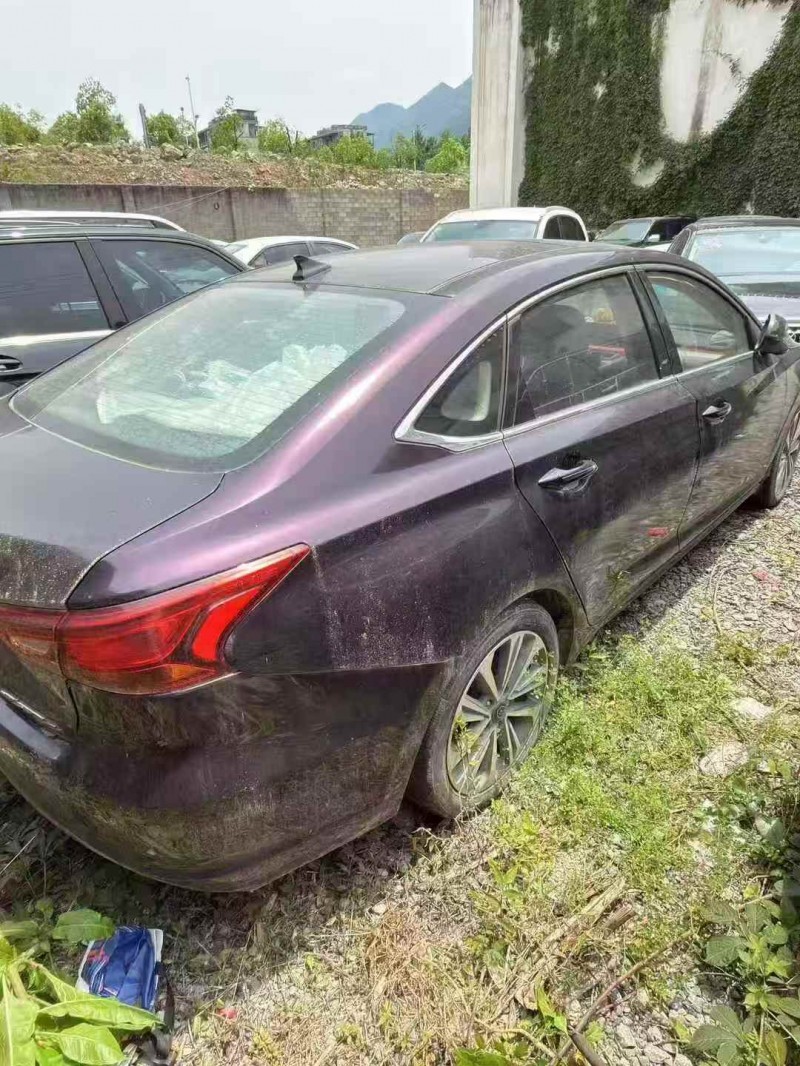 重慶18年長安汽車銳程6