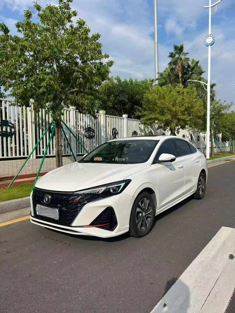 汕頭25年長安汽車逸動2