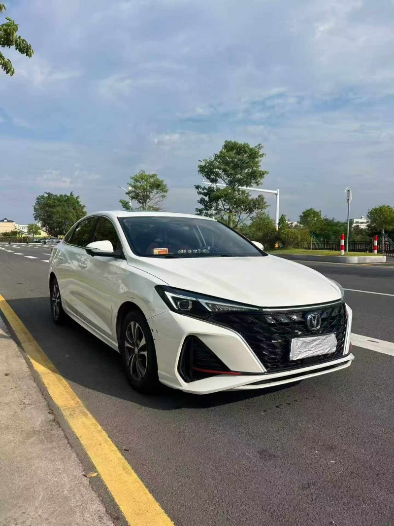 汕頭25年長安汽車逸動3
