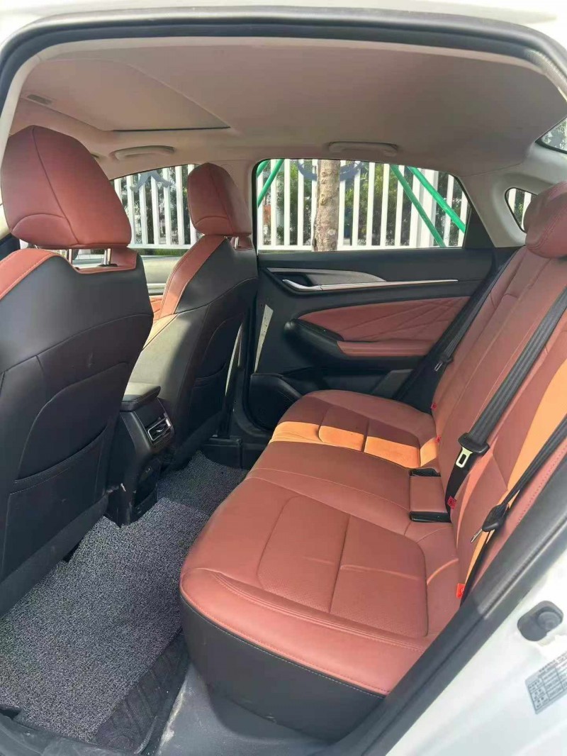 汕頭25年長安汽車逸動4