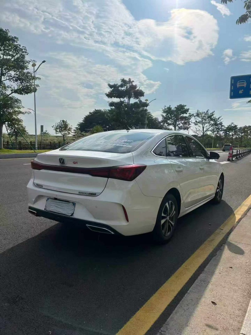 汕頭25年長安汽車逸動8