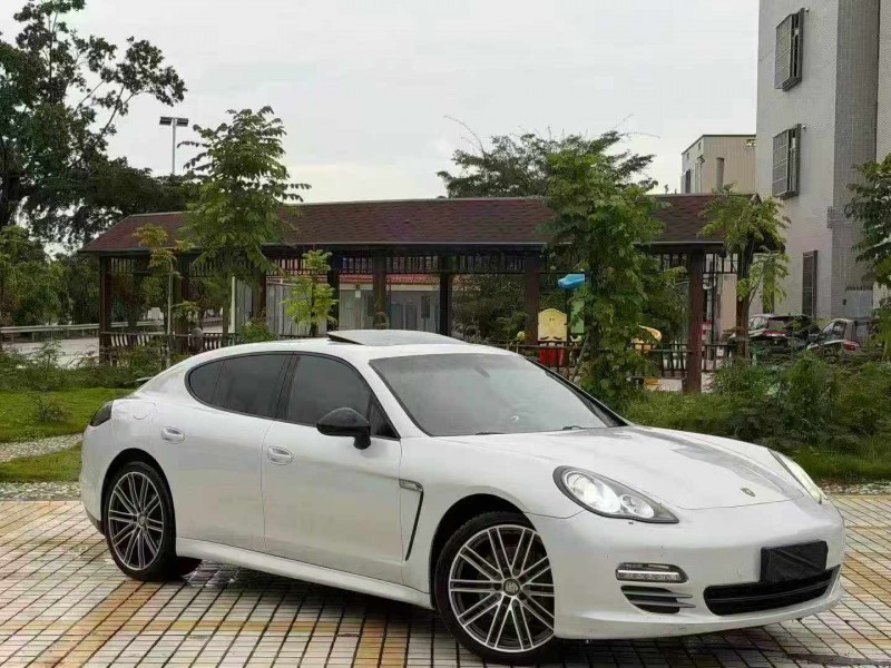 佛山11年保時捷帕拉梅拉2
