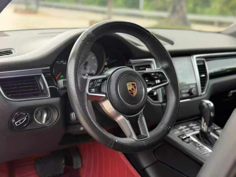 佛山17年保時捷Macan5