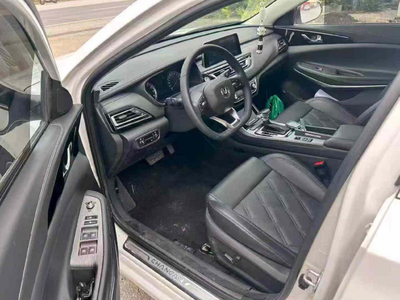 保定22年長安汽車銳程6